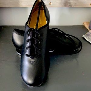 Capezio CG55 black tap shoe